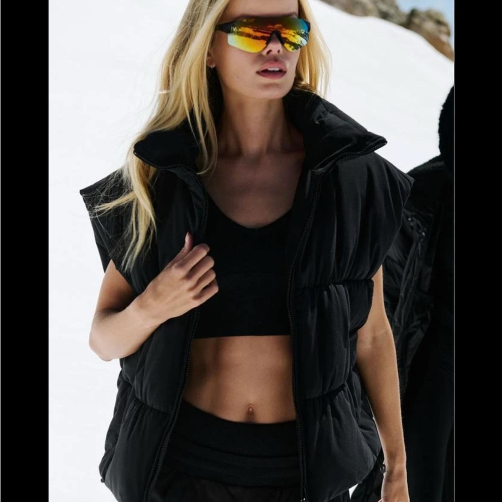 ALO Yoga Black Incline Puffer Vest